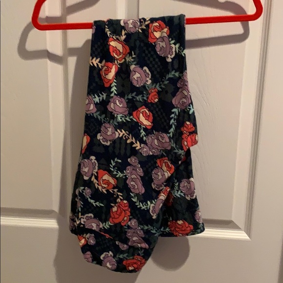 LuLaRoe Pants - NWOT Tall & Curvy Leggings with Roses and Aztec